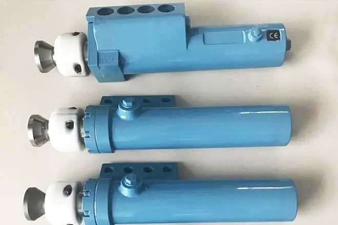 鑄造用清理鑄件內砂芯，不可缺少氣動除芯錘
